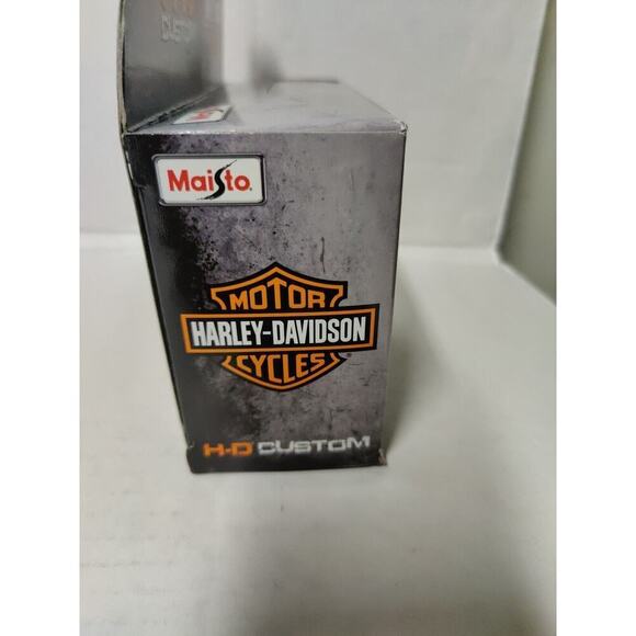 Harley-Davidson Motorcycles HD Custom Series 42 2009 FDXFSE CVO "Fat Bob" Blue - Picture 4 of 15